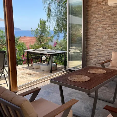 Monix Homes-villa Magic Garden Villa *